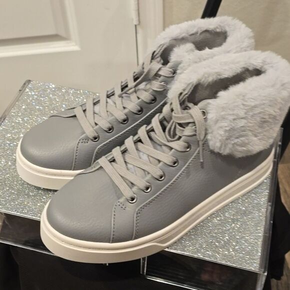 Koolaburra By Ugg Sundell Fuzz Chukka- Wild Dove - Picture 8 of 12